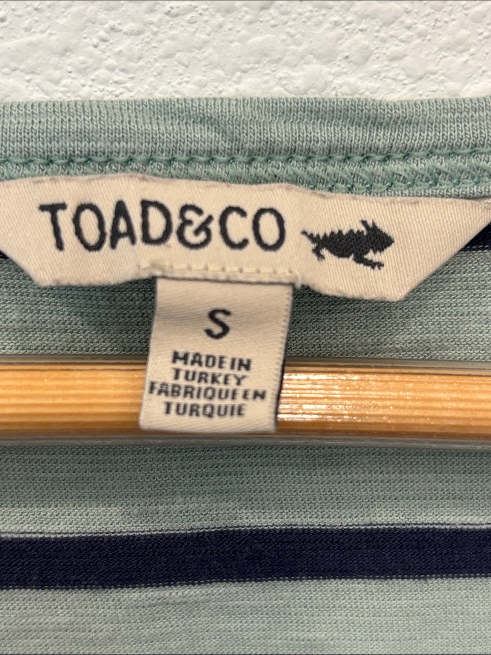 Toad&Co Organic Cotton Blend Sage Green and Navy Blue Striped V-Neck Tee Size S - Picture 6 of 8